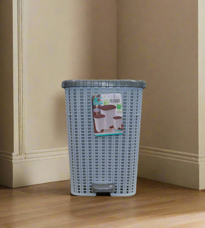 plastic pedal dustbin small pak knit & knot
